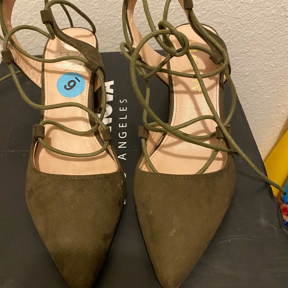 Women size 6 heels.